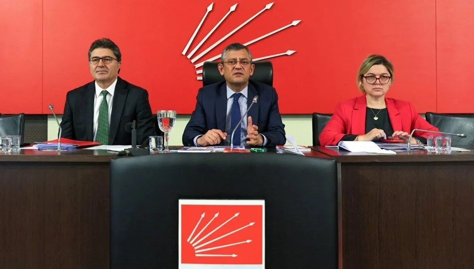CHP, Yerel Seçim İçin Adaylarını Belirledi: Erdal Beşikçioğlu’dan Sürpriz Adaylık!